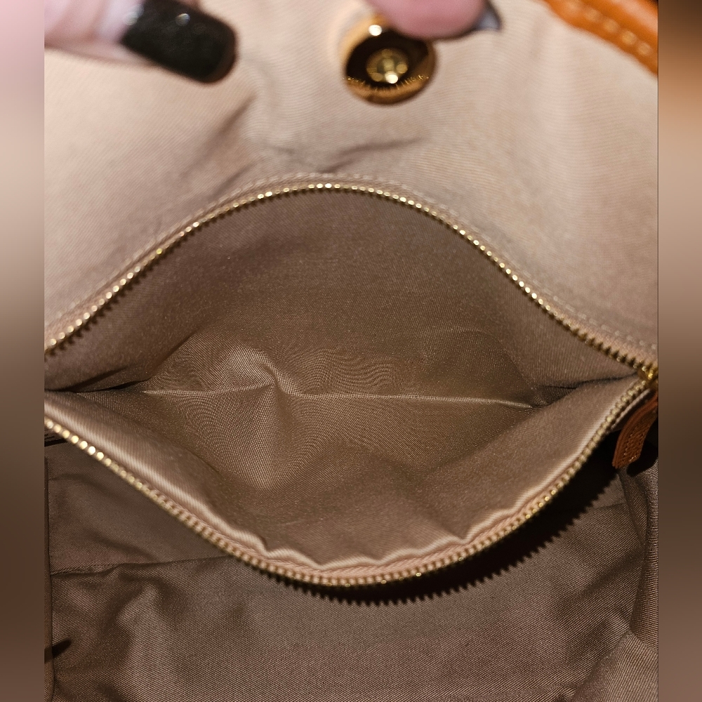 Classic Tan Leather Tote Bag with Tassel - Picture 13 of 16